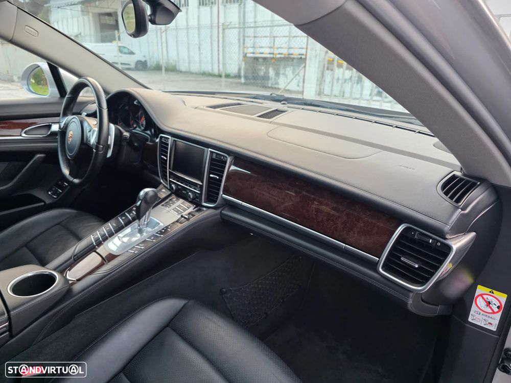 Porsche Panamera 4S PDK - 11