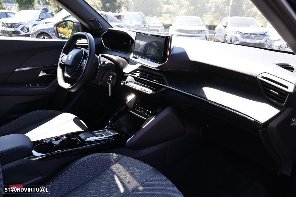 Peugeot 2008 1.2 Hybrid Allure e-DCS6 - 13