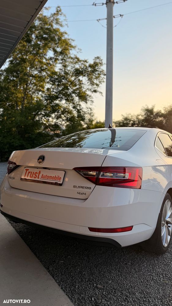 Skoda Superb 2.0 TDI DSG 4X4 Laurin & Klement - 11