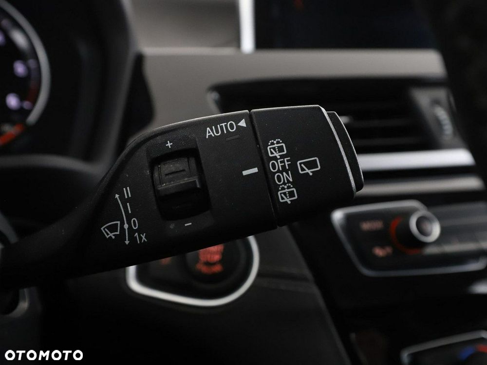 BMW X1 sDrive18d xLine - 33