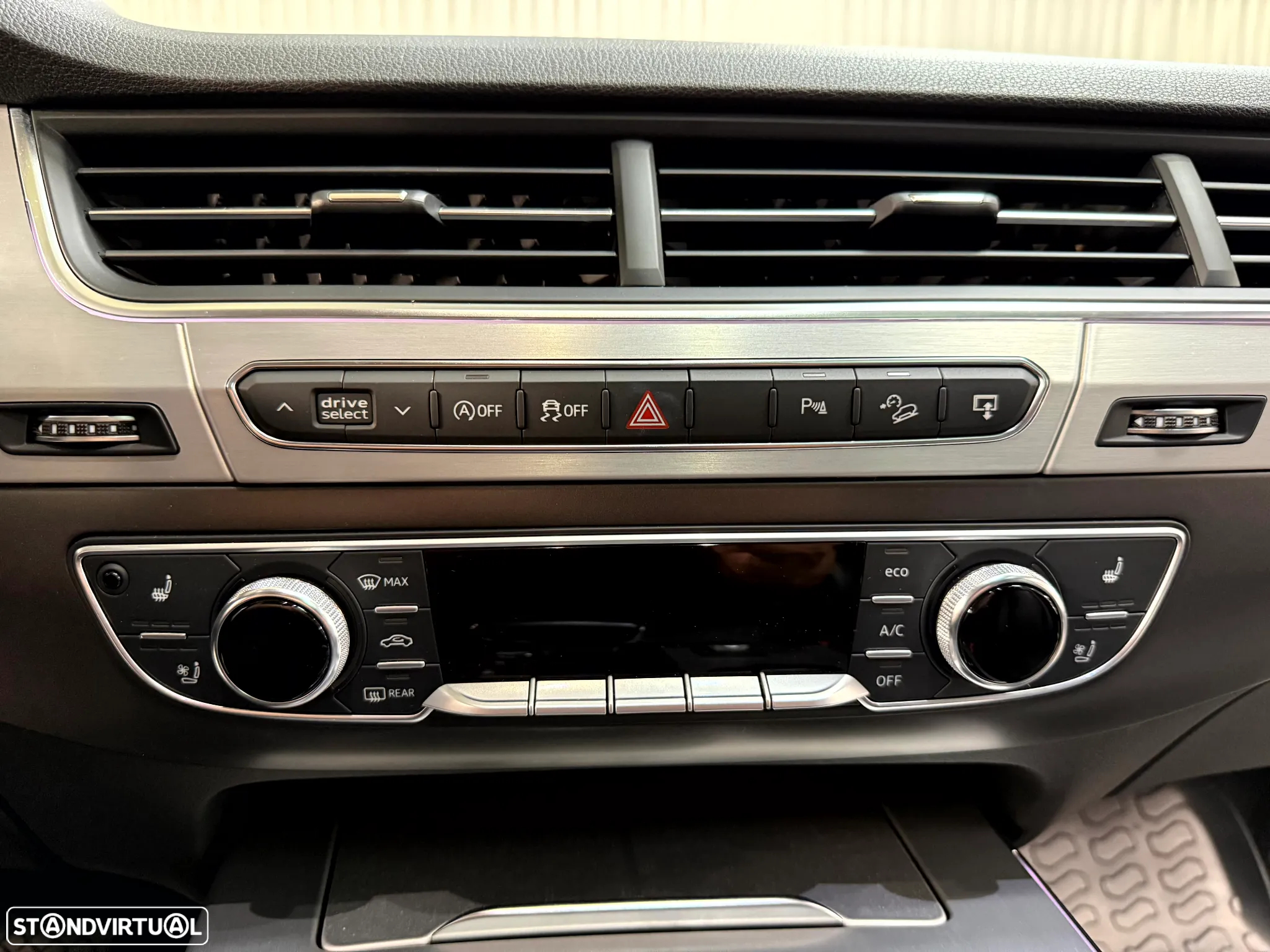 Audi Q7 3.0 TDI quattro S-line Tiptronic 7L - 34