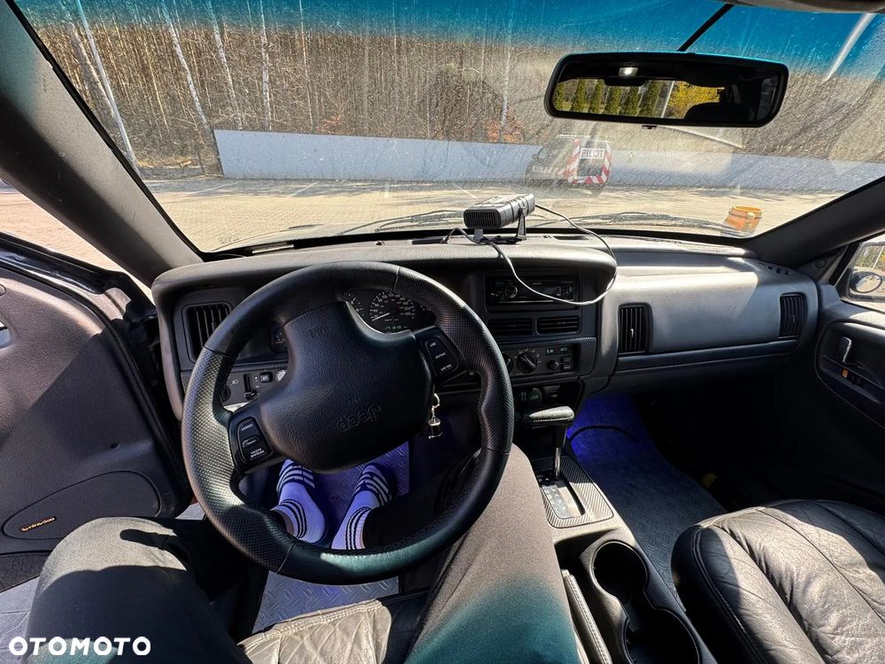 Jeep Grand Cherokee - 4