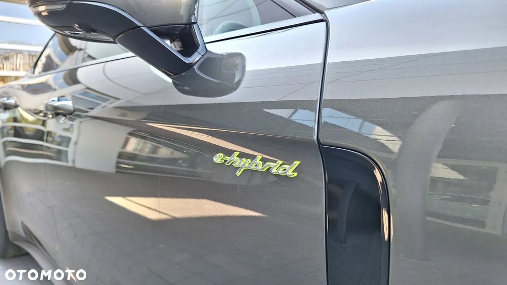 Porsche Panamera 4 E-Hybrid - 22