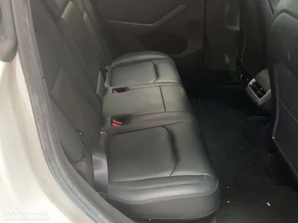 Tesla Model Y Standard - 4