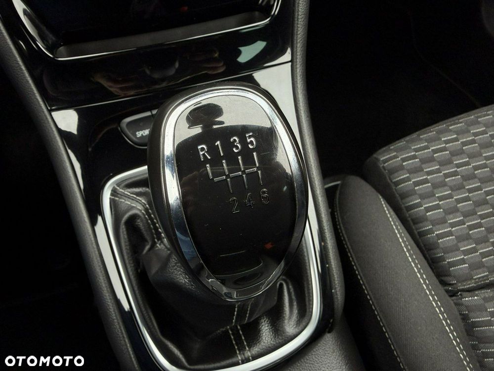 Opel Astra 1.4 T Dynamic - 23