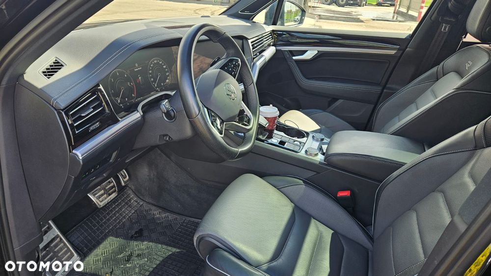 Volkswagen Touareg 3.0 V6 TDI 4Motion R-Line - 3
