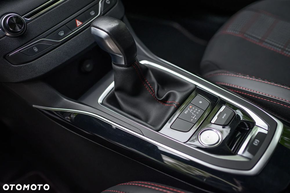 Peugeot 308 PureTech 130 EAT6 Stop & Start GT-Line Edition - 17