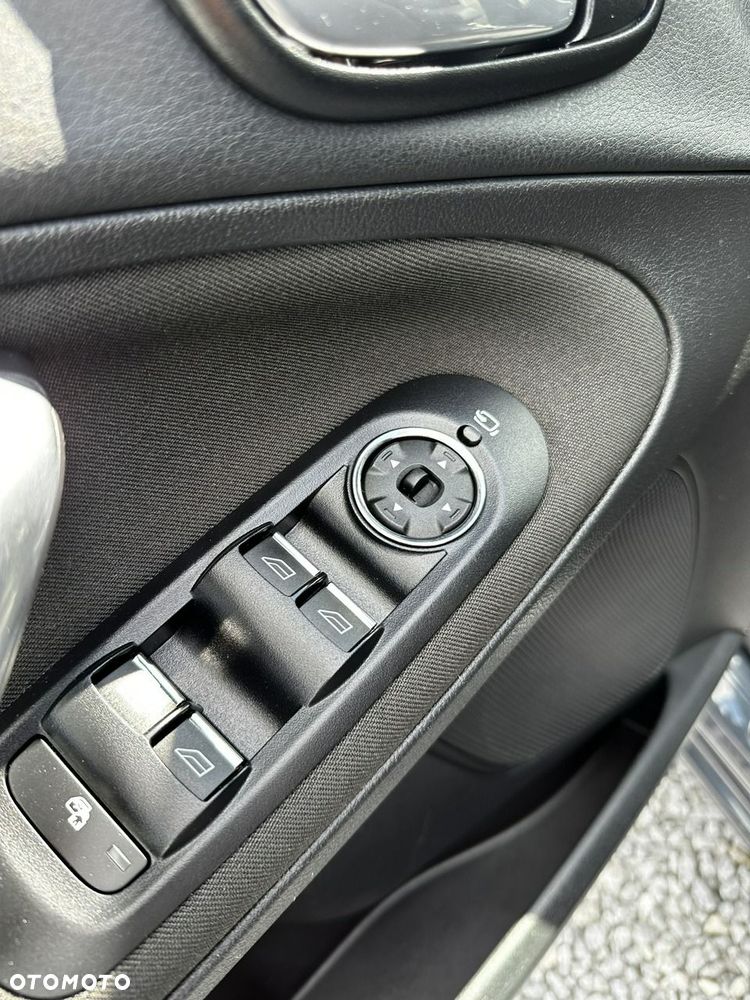 Ford S-Max - 16