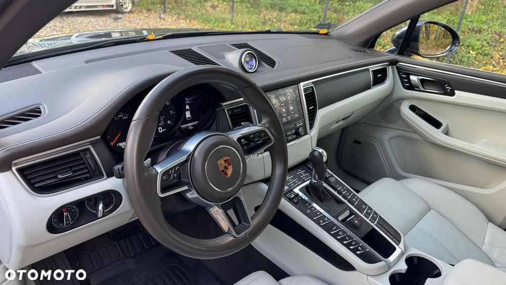 Porsche Macan - 21
