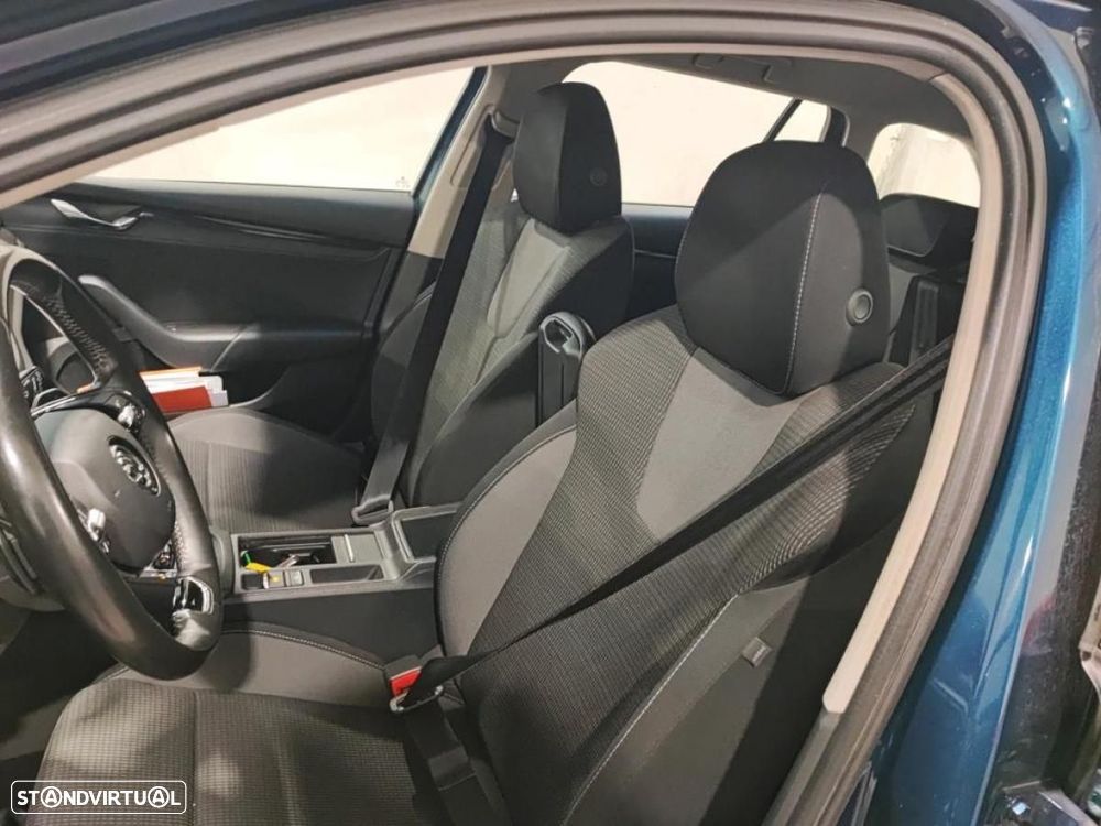 Skoda Octavia Break 2.0 TDI Ambition DSG - 6