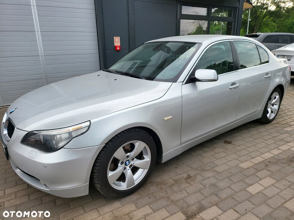 BMW Seria 5 520i - 25