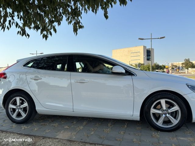 Volvo V40 1.6 D2 Eco Momentum - 21