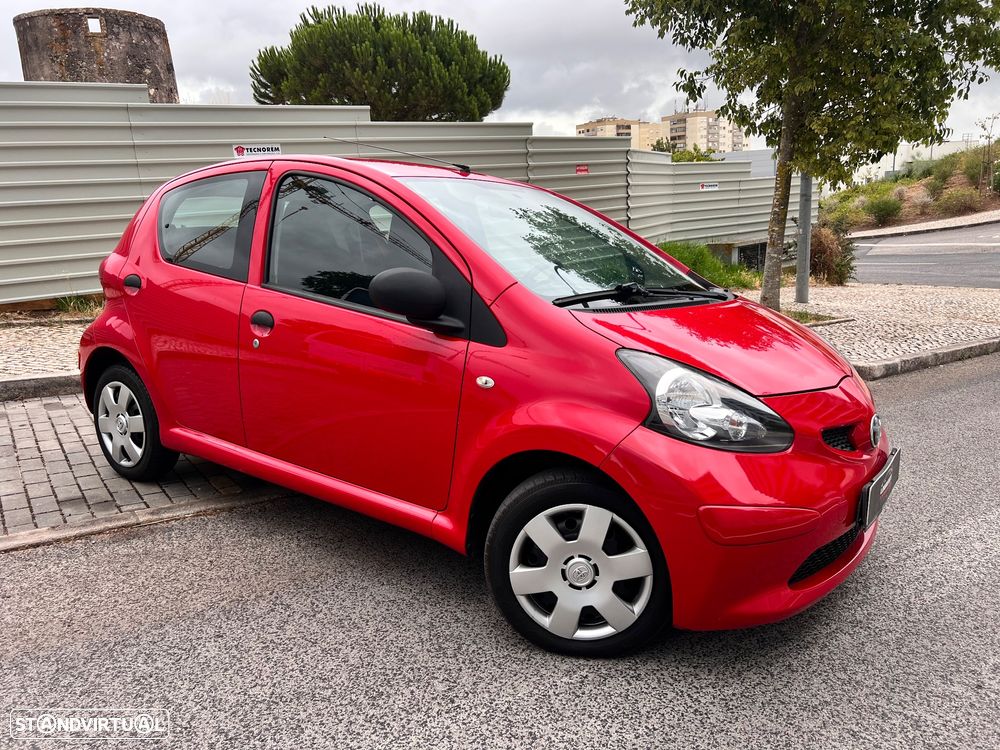 Toyota Aygo 1.0 + - 2
