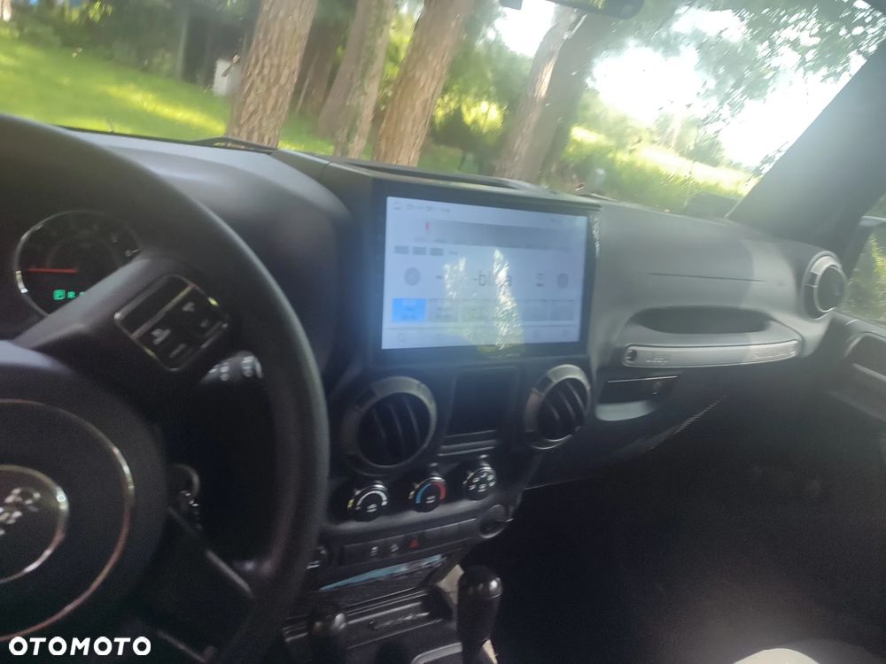 Jeep Wrangler - 11