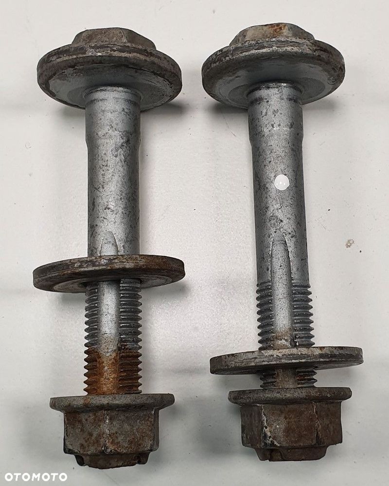 ŚRUBA MIMOŚRODOWA MERCEDES W176 - 2