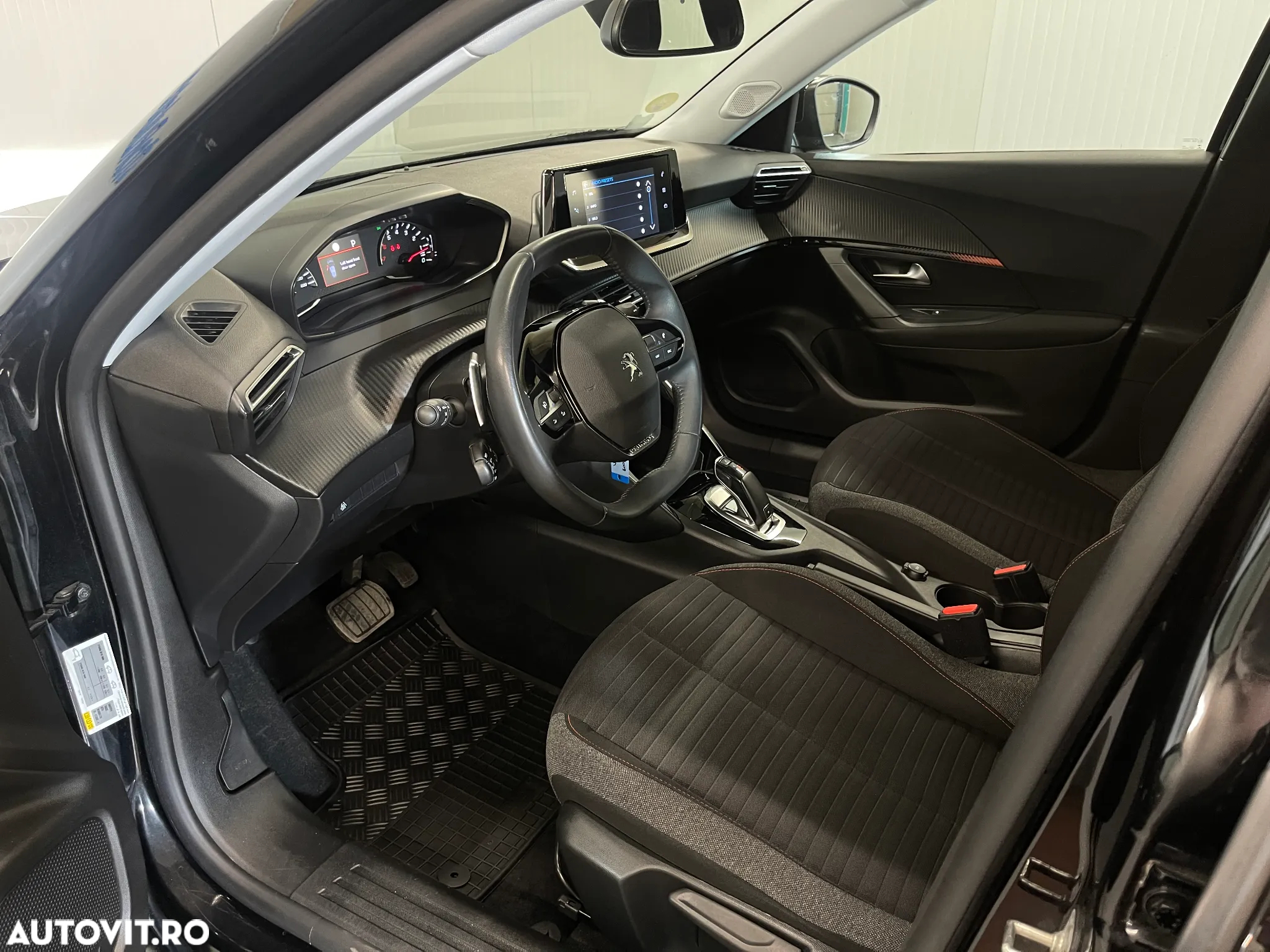 Peugeot 2008 BlueHDi 130 EAT8 Active - 5