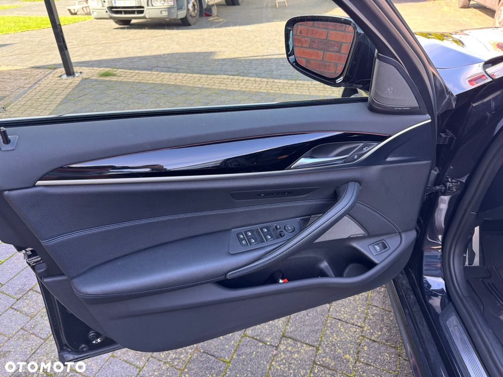 BMW Seria 5 530i xDrive M Sport Edition - 22