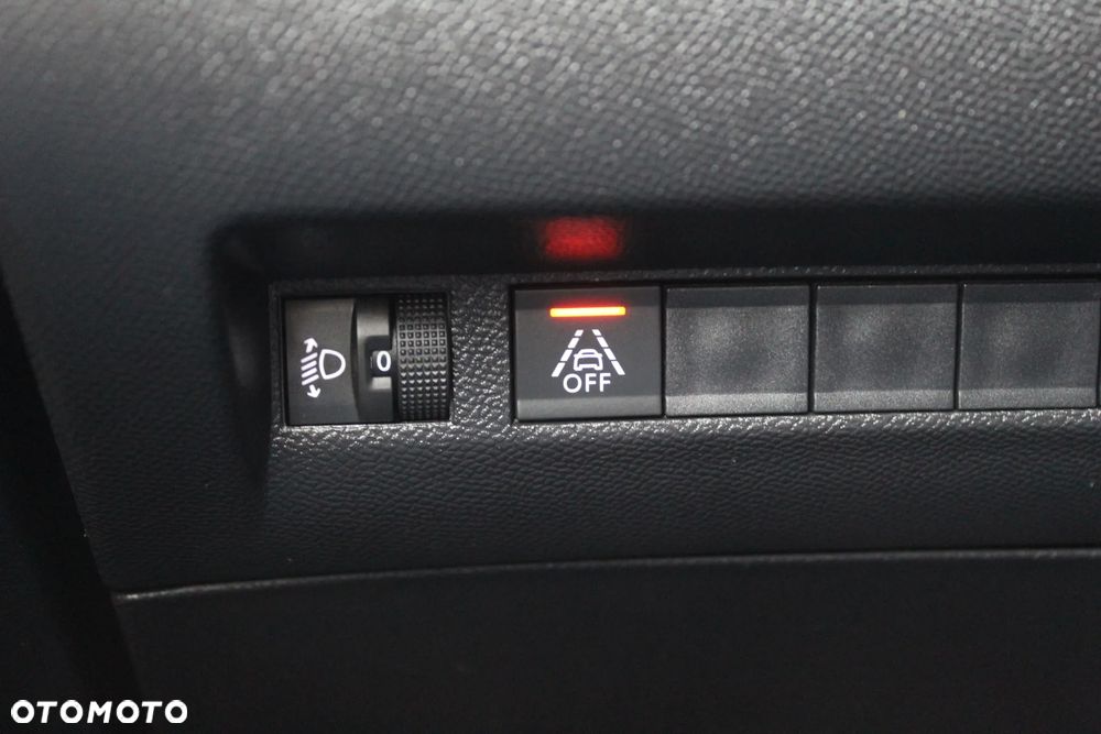 Peugeot 2008 1.2 PureTech Allure S&S - 21