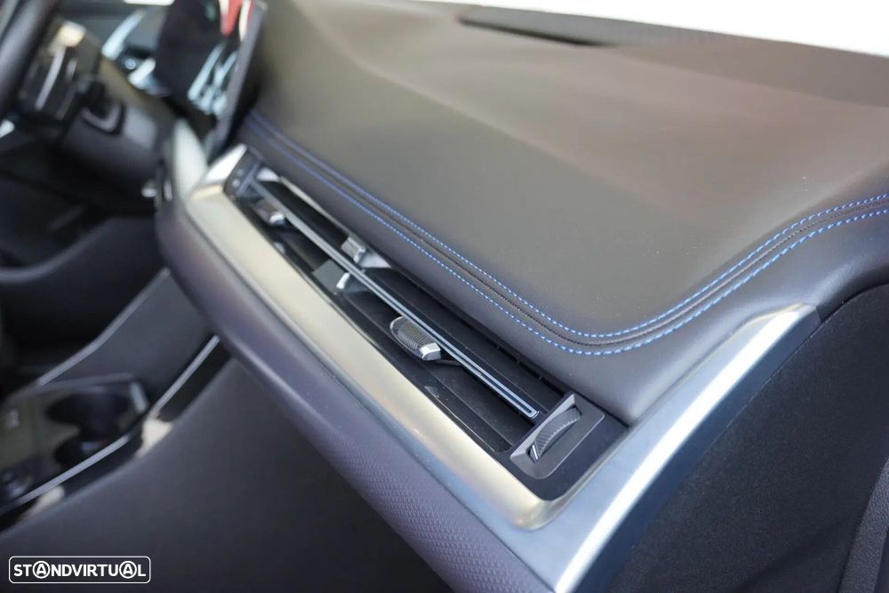 BMW 218 Active Tourer i Pack Desportivo M Auto - 31