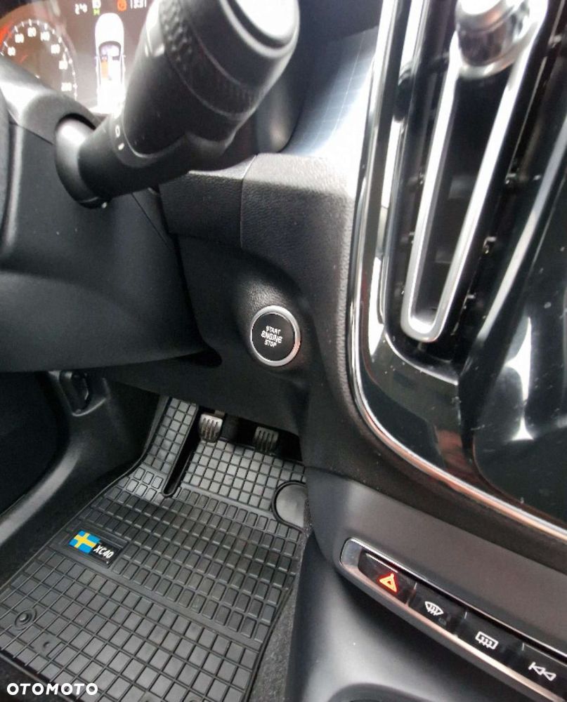 Volvo XC 40 T3 Momentum - 31