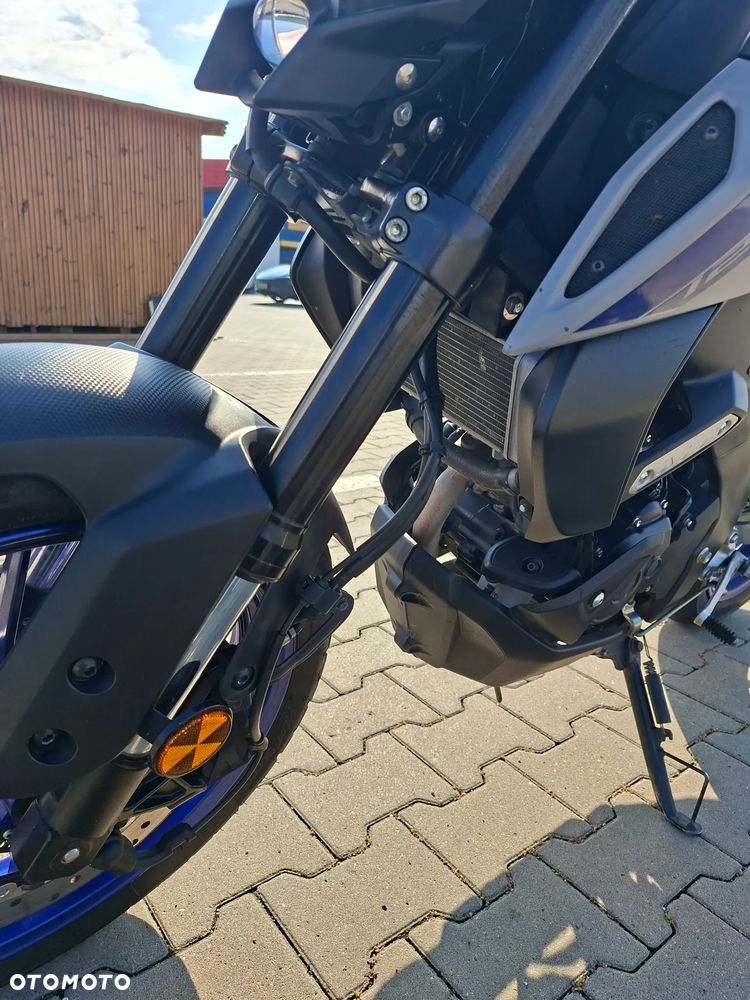 Yamaha MT - 17