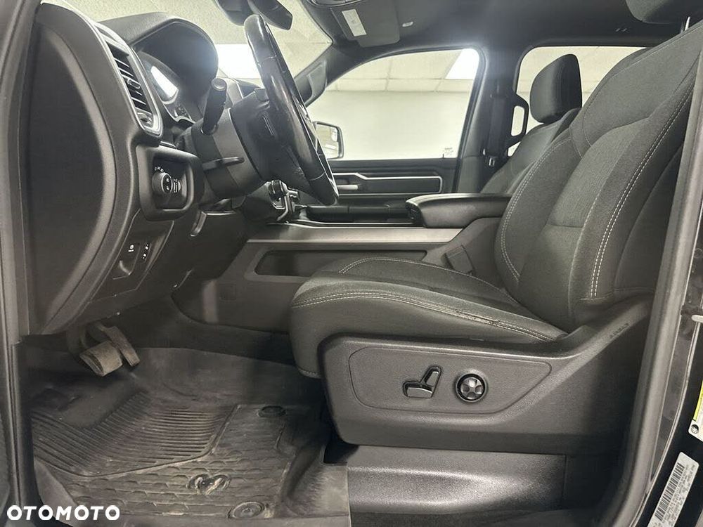 RAM 1500 - 10