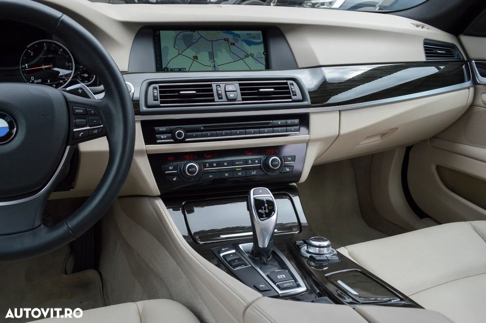 BMW Seria 5 520d Aut. Luxury Line - 33