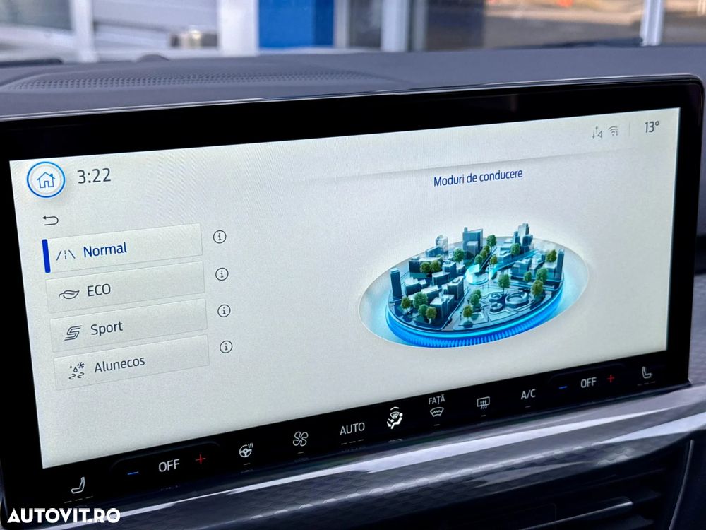 Ford Kuga 1.5 EcoBoost A8 FWD Titanium - 4