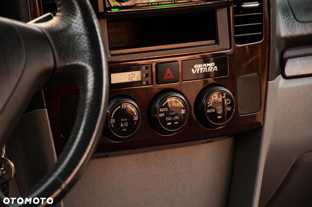 Suzuki Grand Vitara 2.0 Limited - 31