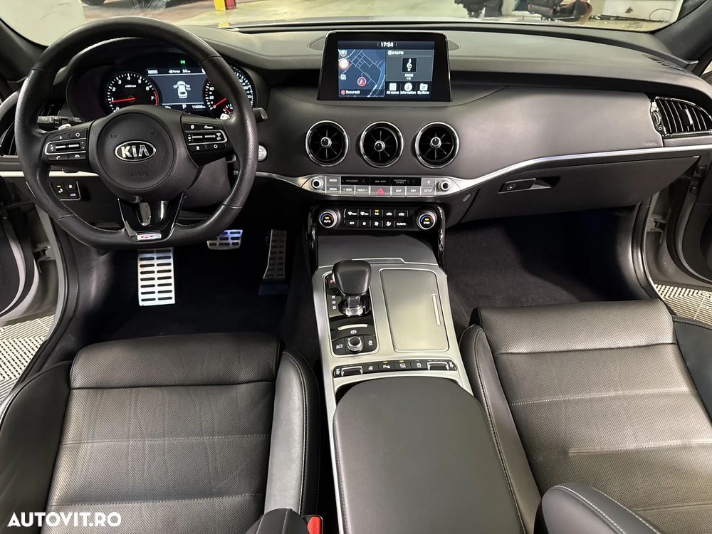 Kia Stinger - 10