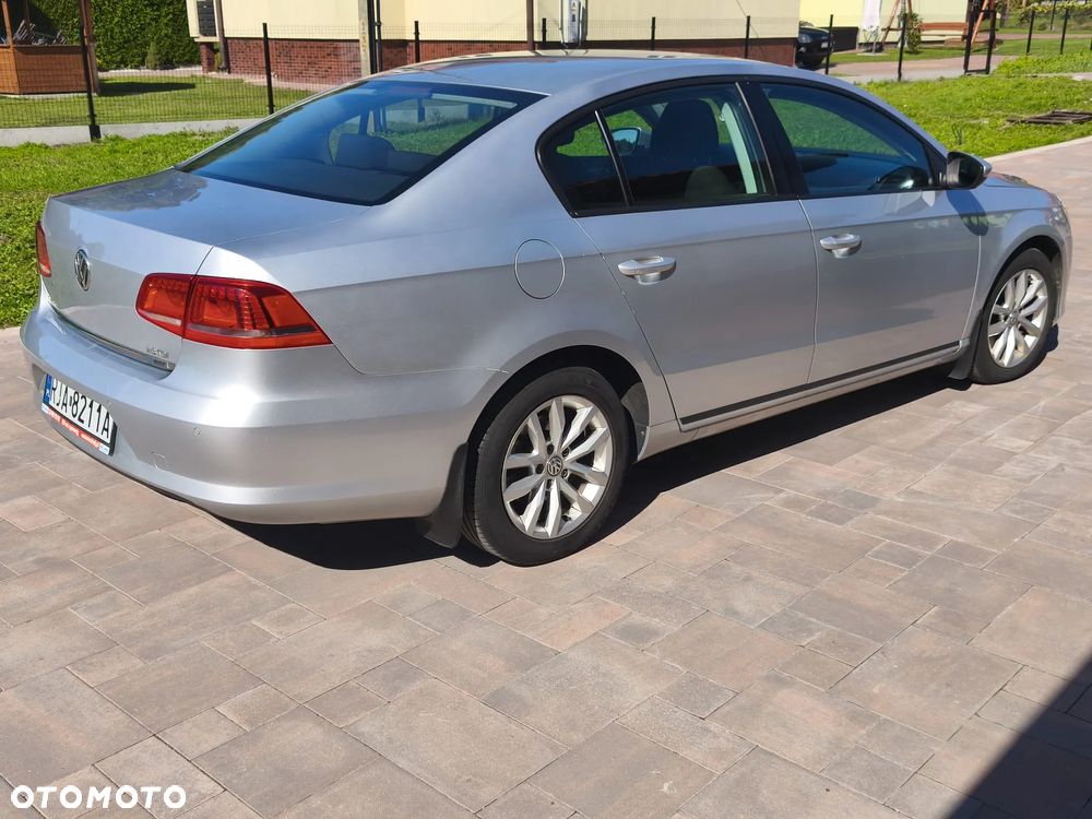 Volkswagen Passat 2.0 TDI Trendline - 15