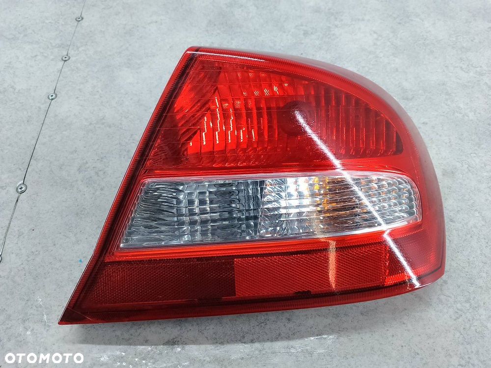 LAMPA TYLNA PRAWA CHRYSLER SEBRING II 2XL939450 NFL COUPE - 1