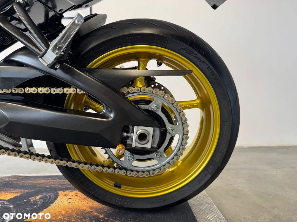 Yamaha FZ8 - 25