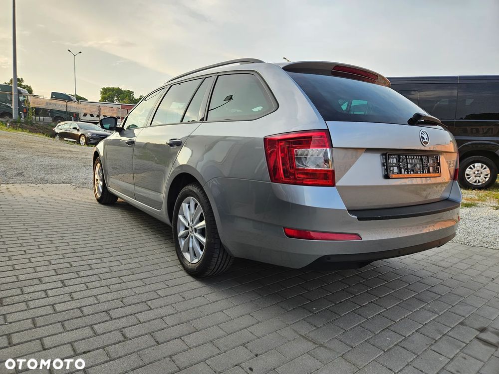 Skoda Octavia 1.6 TDI Joy DSG - 4