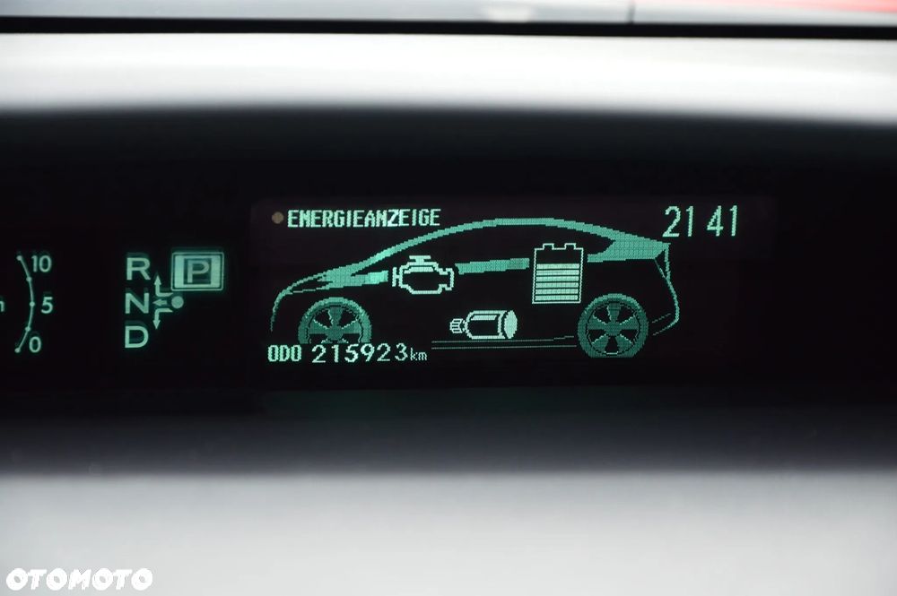Toyota Prius (Hybrid) Life - 19