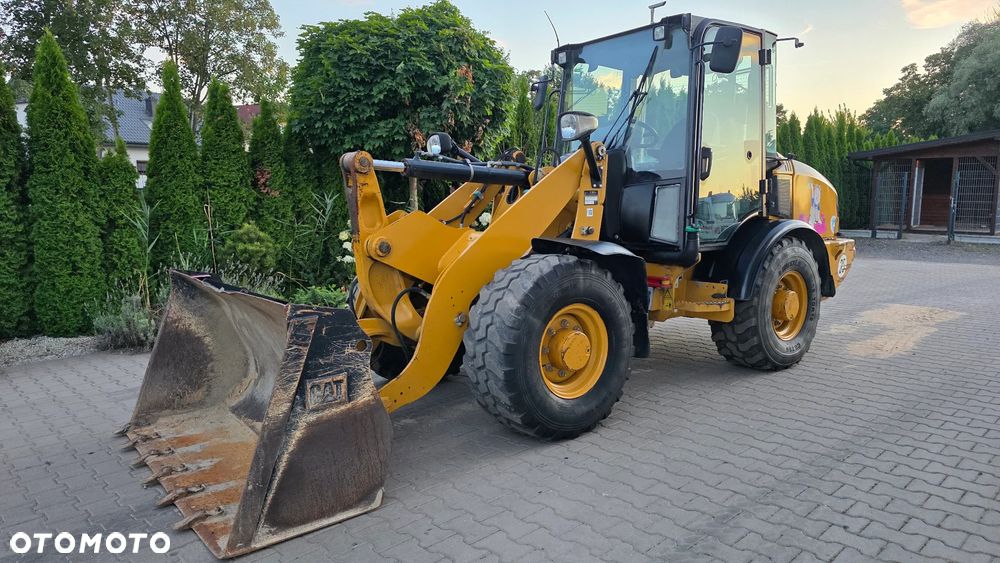 Caterpillar 906H - 3