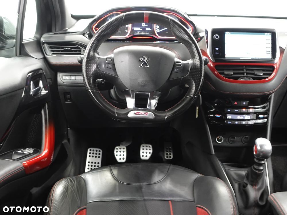 Peugeot 208 GTI 200 THP - 31