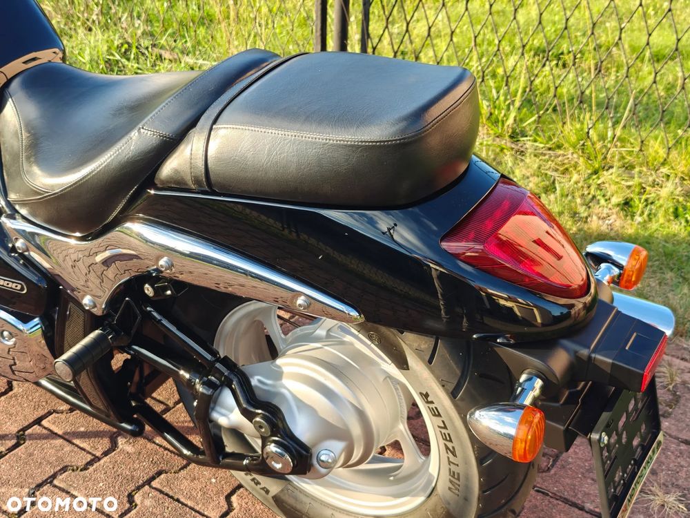 Suzuki Intruder - 22