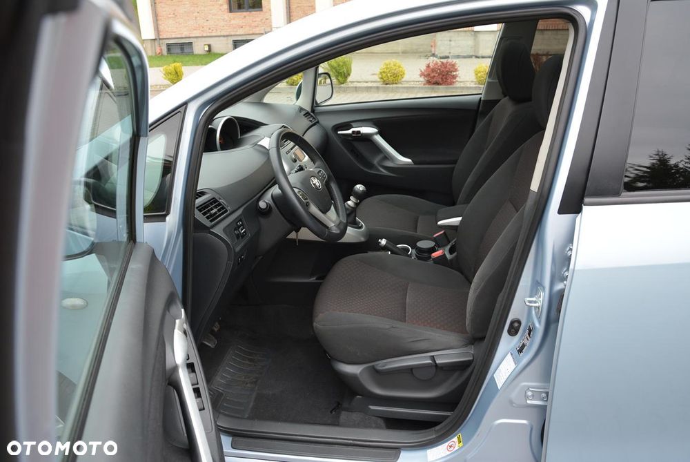 Toyota Verso 2.0 D-4D Premium - 29