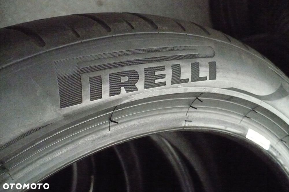 2x PIRELLI P Zero PZ4 245/40R19 5,7mm 6,4mm 2021 - 3