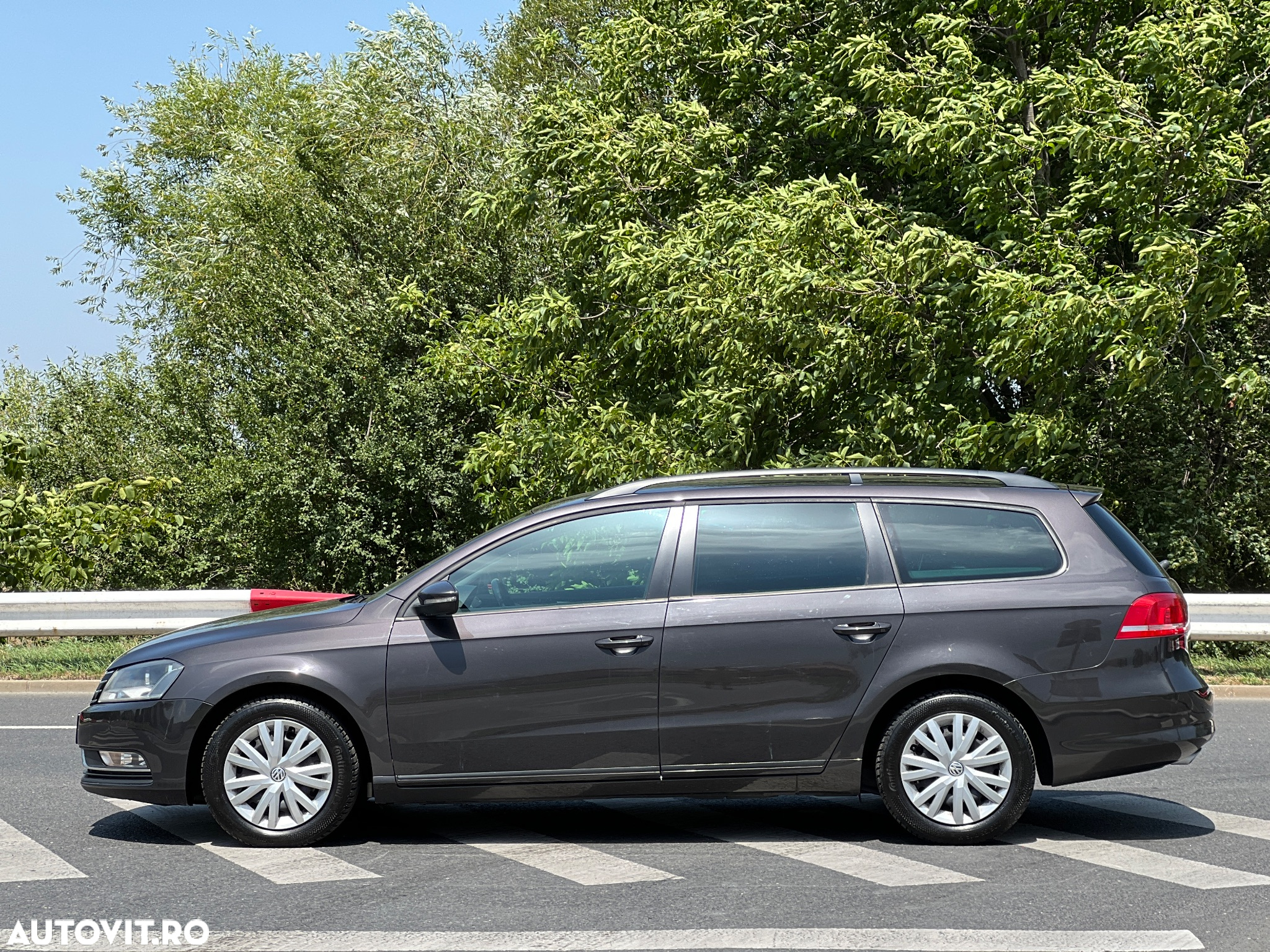 Volkswagen Passat Variant 2.0 TDI Blue TDI DSG Comfortline - 2