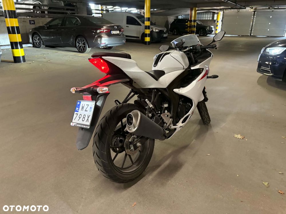 Suzuki GSX-R - 6