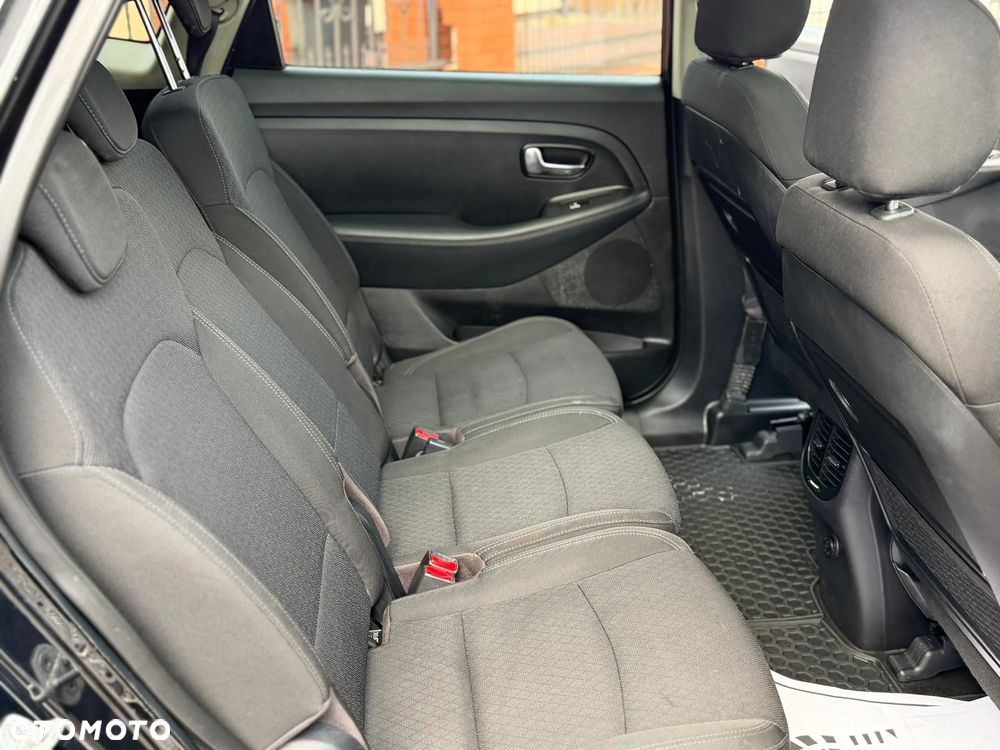 Kia Carens 1.7 CRDi M 7os EU6 - 21