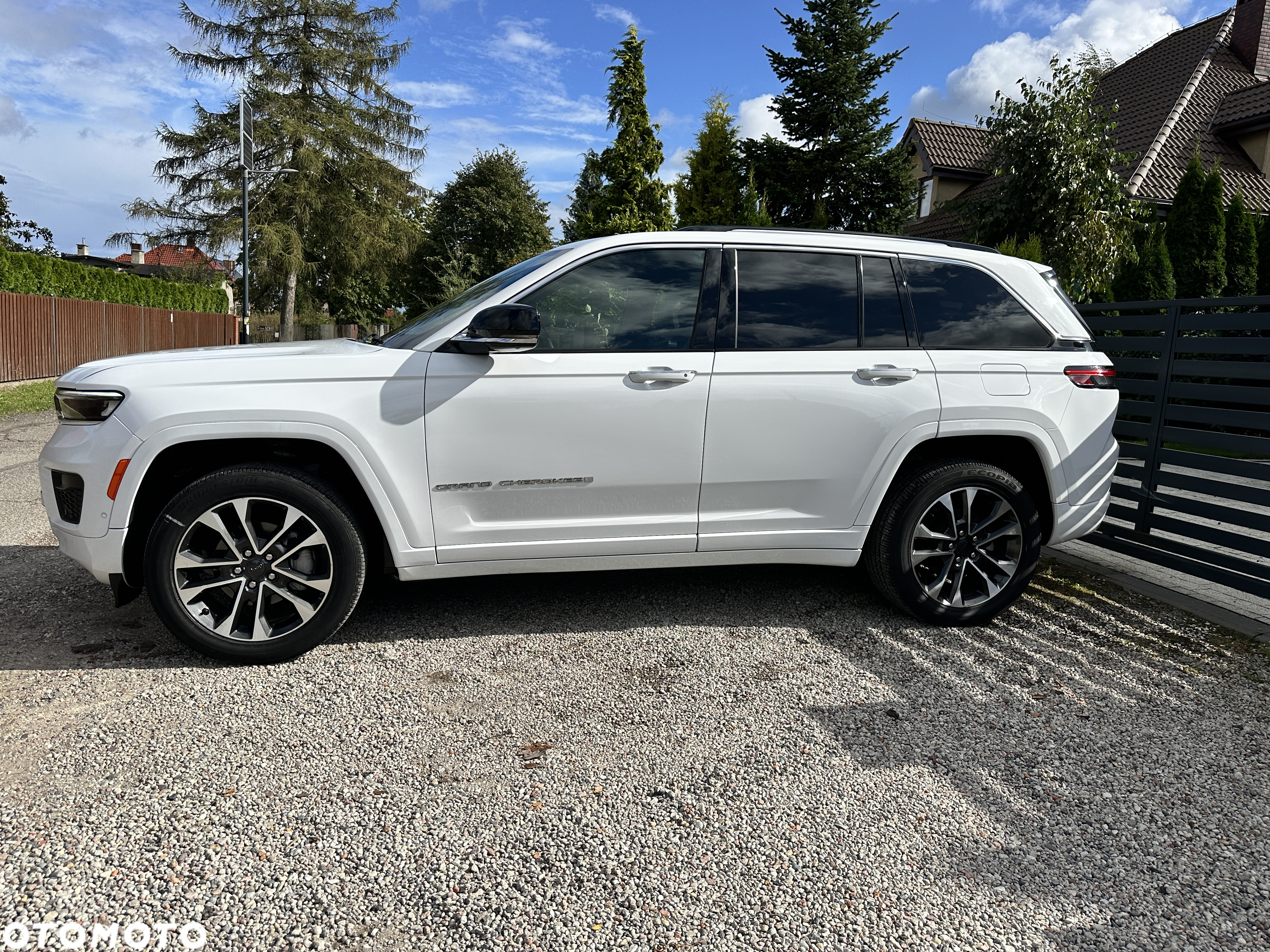 Jeep Grand Cherokee - 16