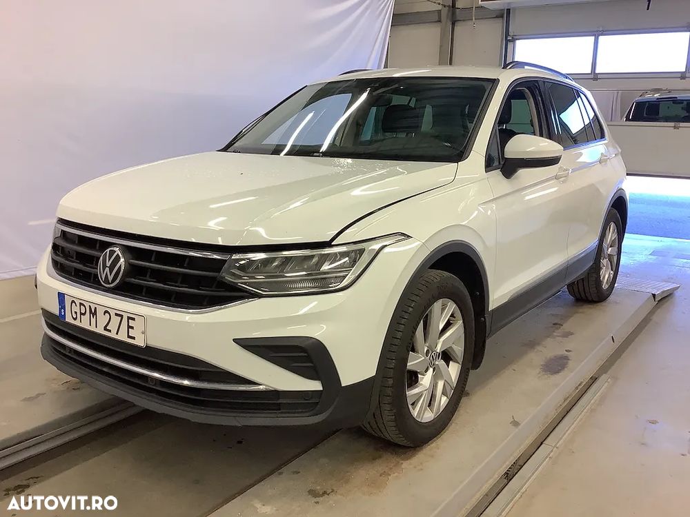 Volkswagen Tiguan - 2
