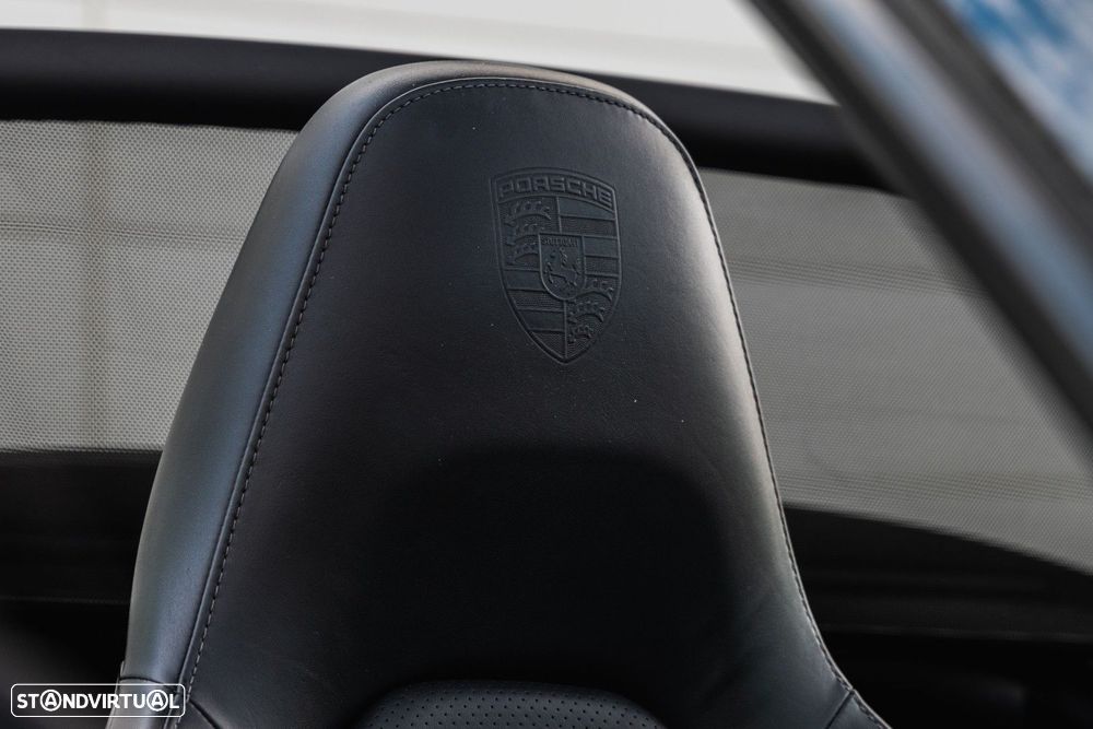 Porsche 911 (991) Carrera 4 Cabriolet PDK Black Edition - 41