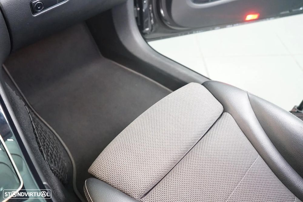 Mercedes-Benz C 300 de Edition - 39