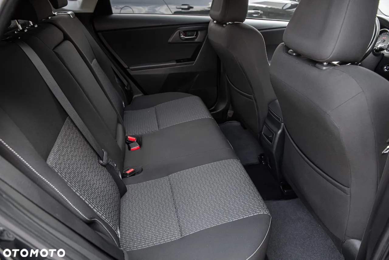 Toyota Auris 1.6 Premium Comfort - 29