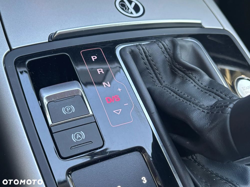 Audi A6 Avant 2.0 TDI ultra S tronic - 23