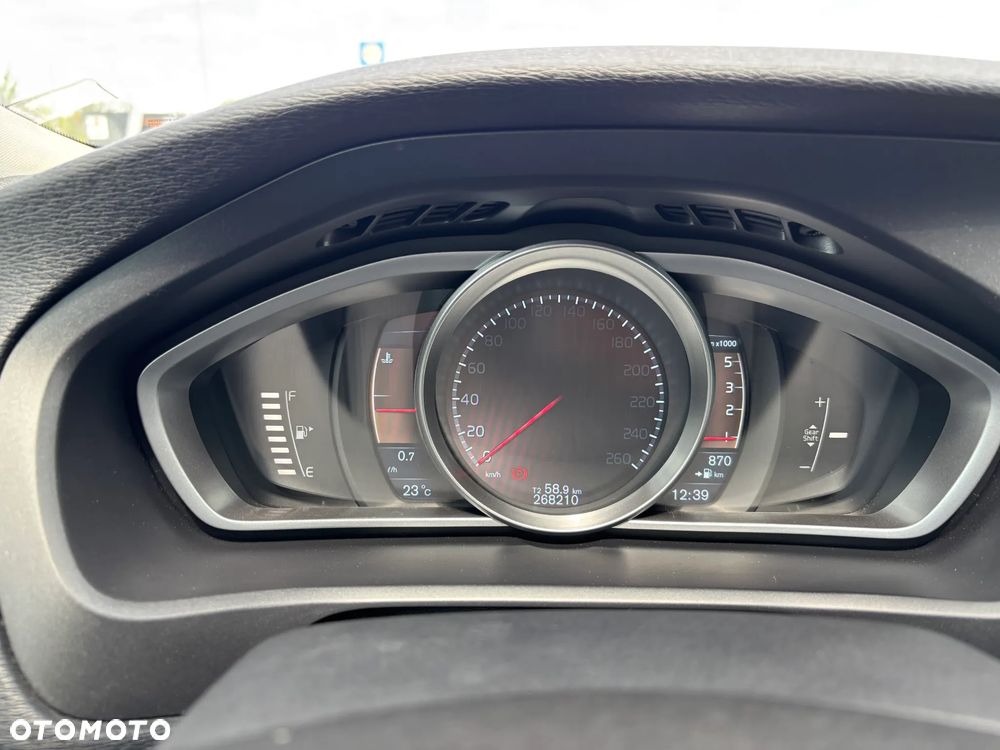 Volvo V40 D2 Kinetic - 24
